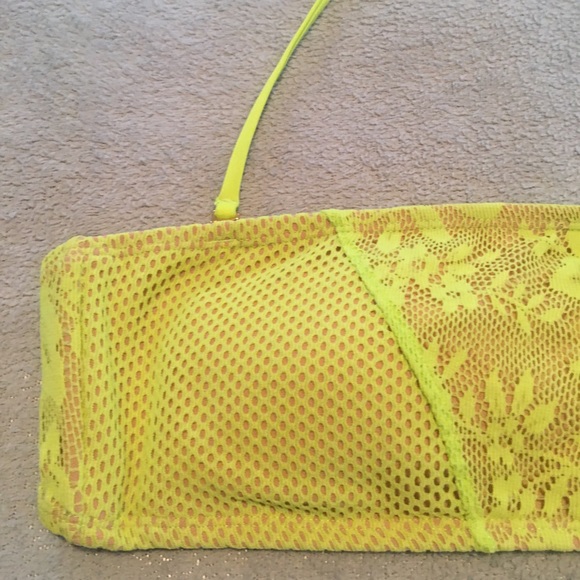 BCBGeneration Sz Medium Bikini swim top . Removable strap . - Picture 2 of 13